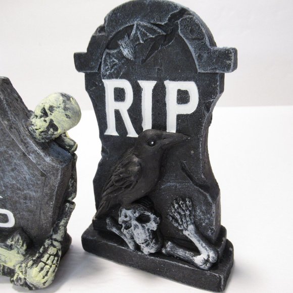 Halloween tombstones - Picture 4 of 12